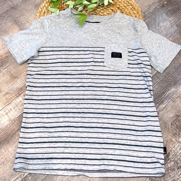 Quiksilver Other - Quicksilver boys great short sleeve t-shirt Medium